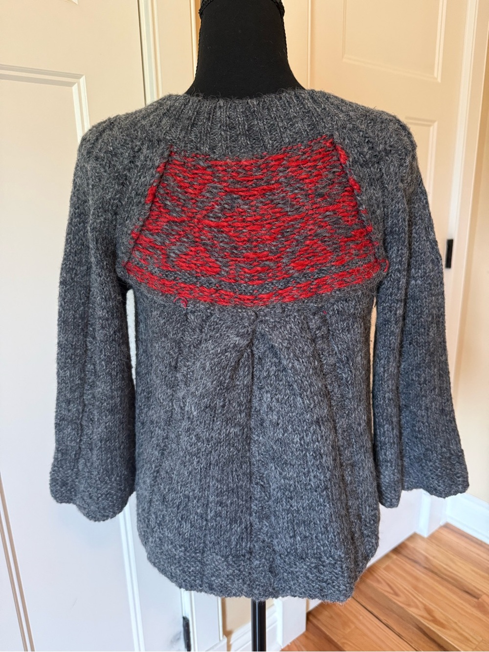 FREE PEOPLE ALPACA BLEND SHORT SWING CHUNKY CARDIGAN GRAY/RED WOMEN’S SIZE L - Picture 4 of 13